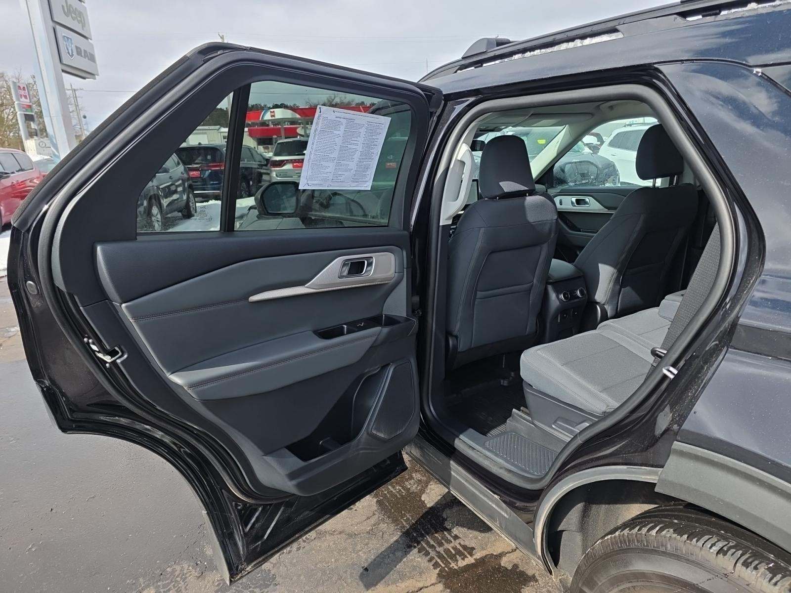 2025 Ford Explorer Active AWD