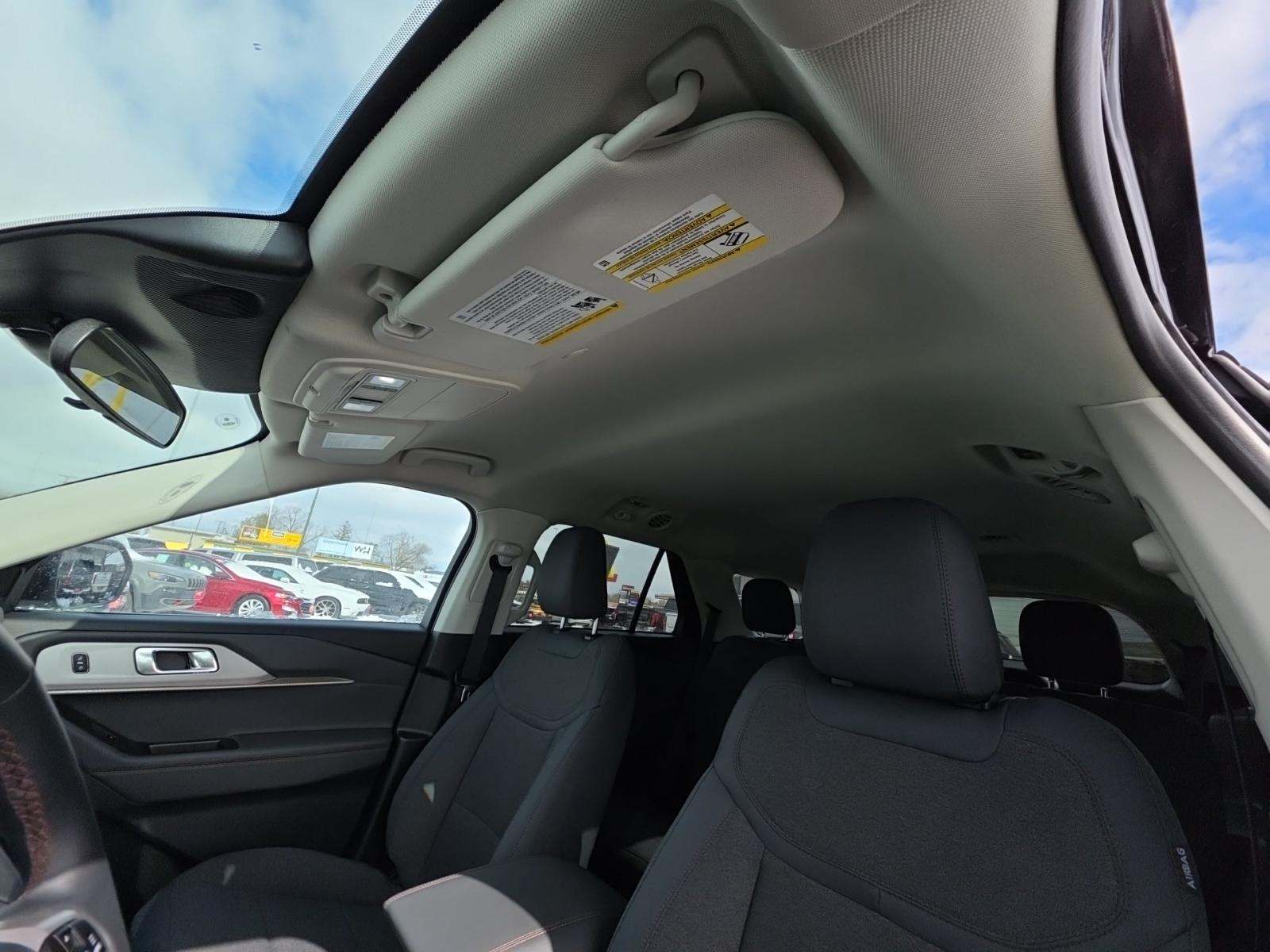 2025 Ford Explorer Active AWD