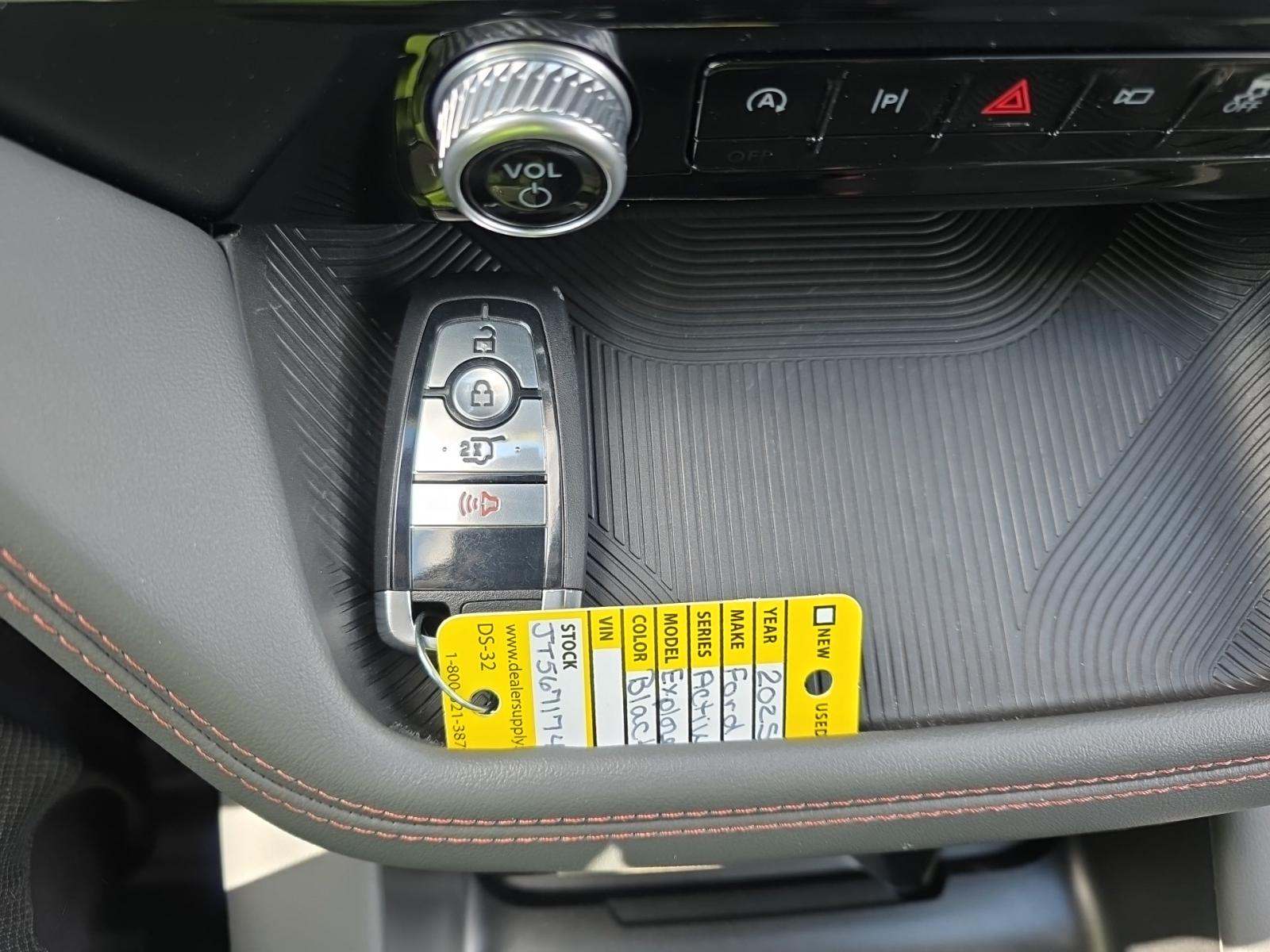 2025 Ford Explorer Active AWD