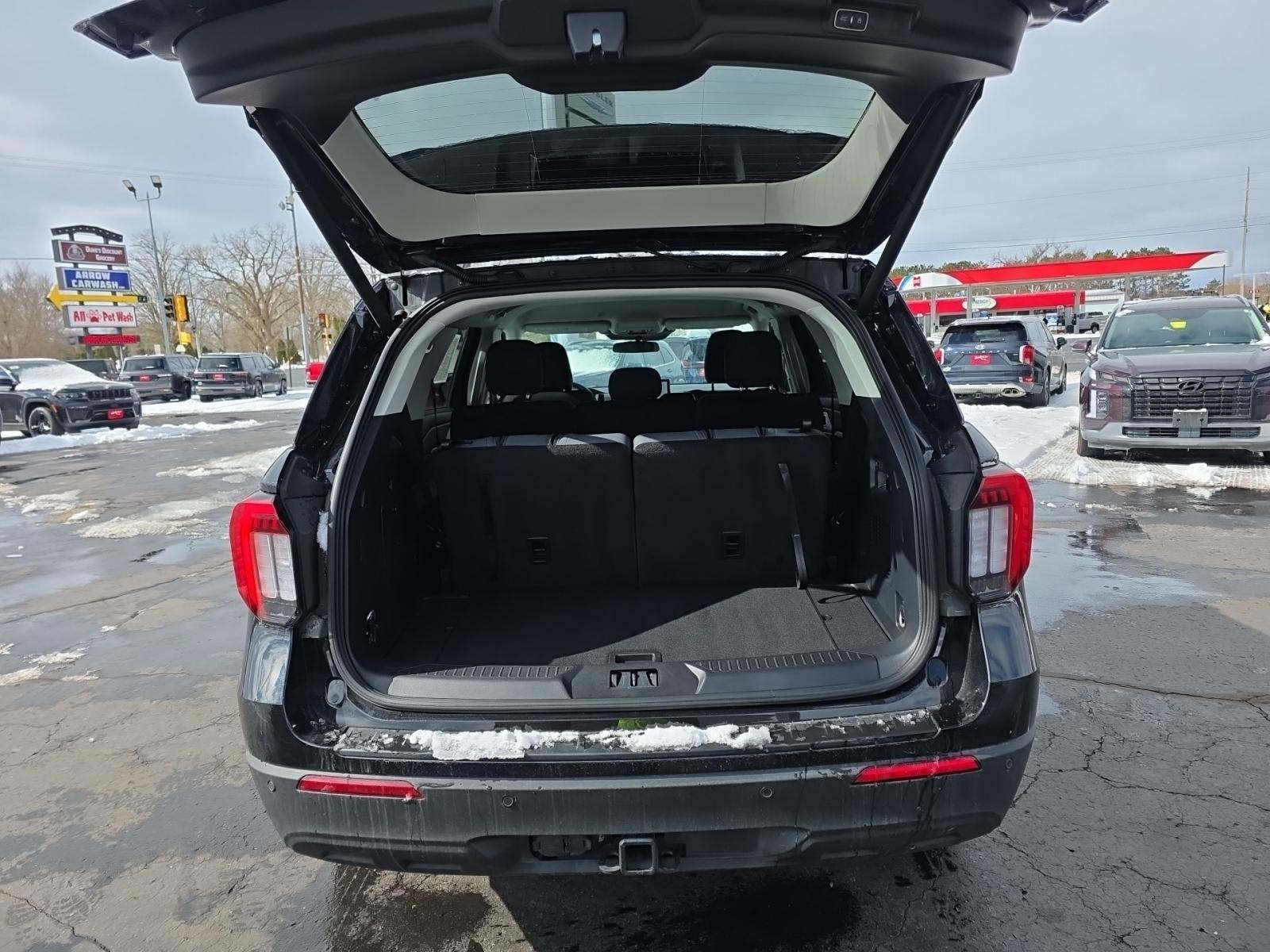 2025 Ford Explorer Active AWD