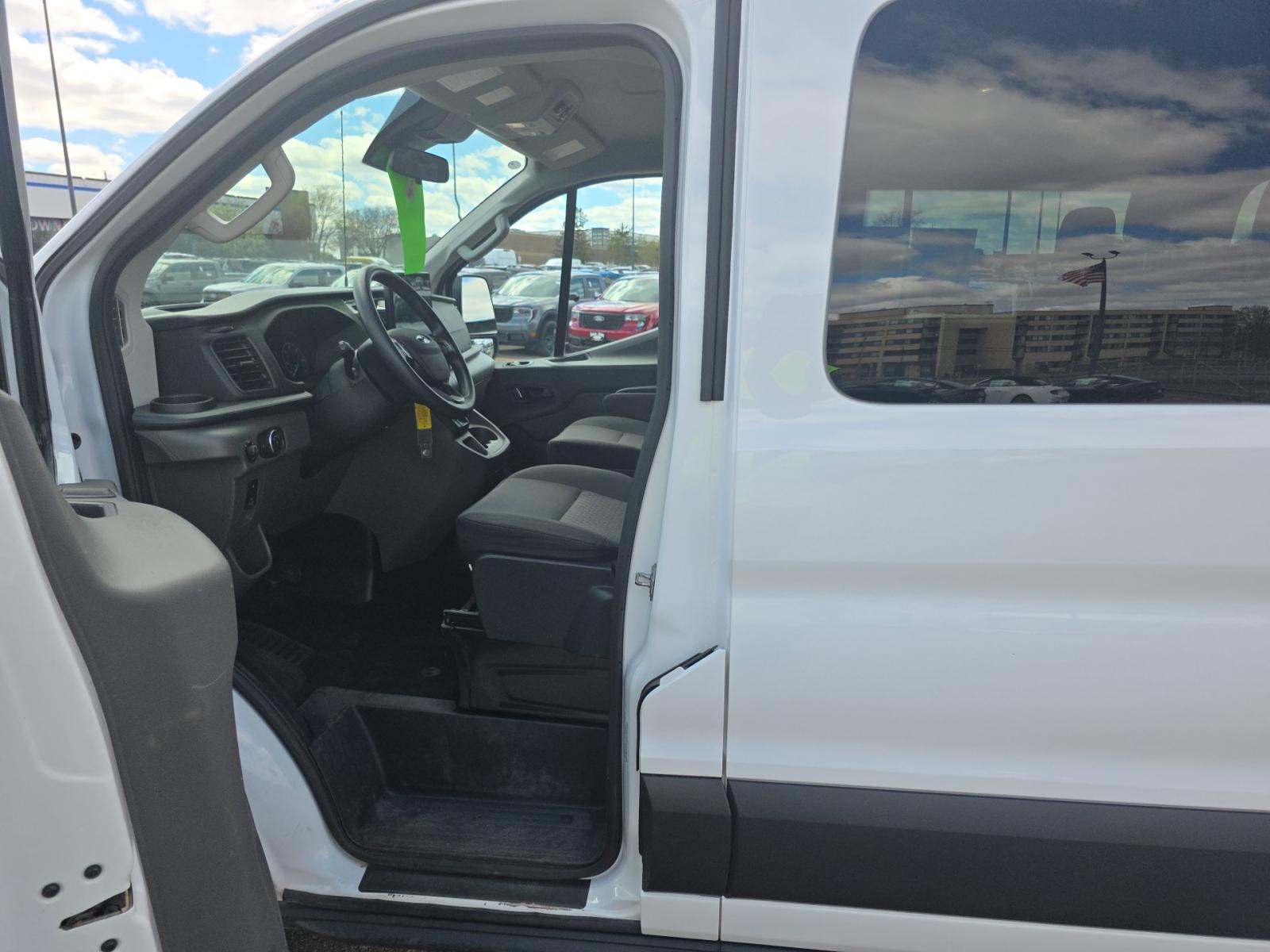 FORD TRANSIT 350 - 2