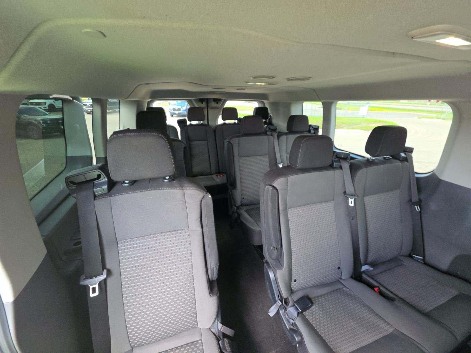 FORD TRANSIT 350 - 10