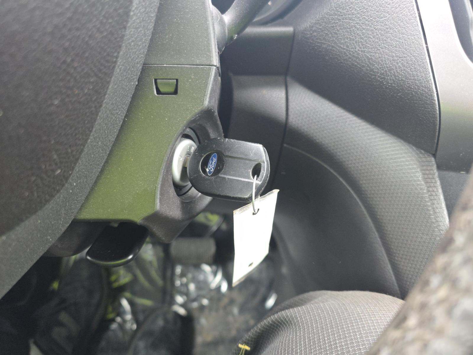 FORD TRANSIT CONNECT - 4