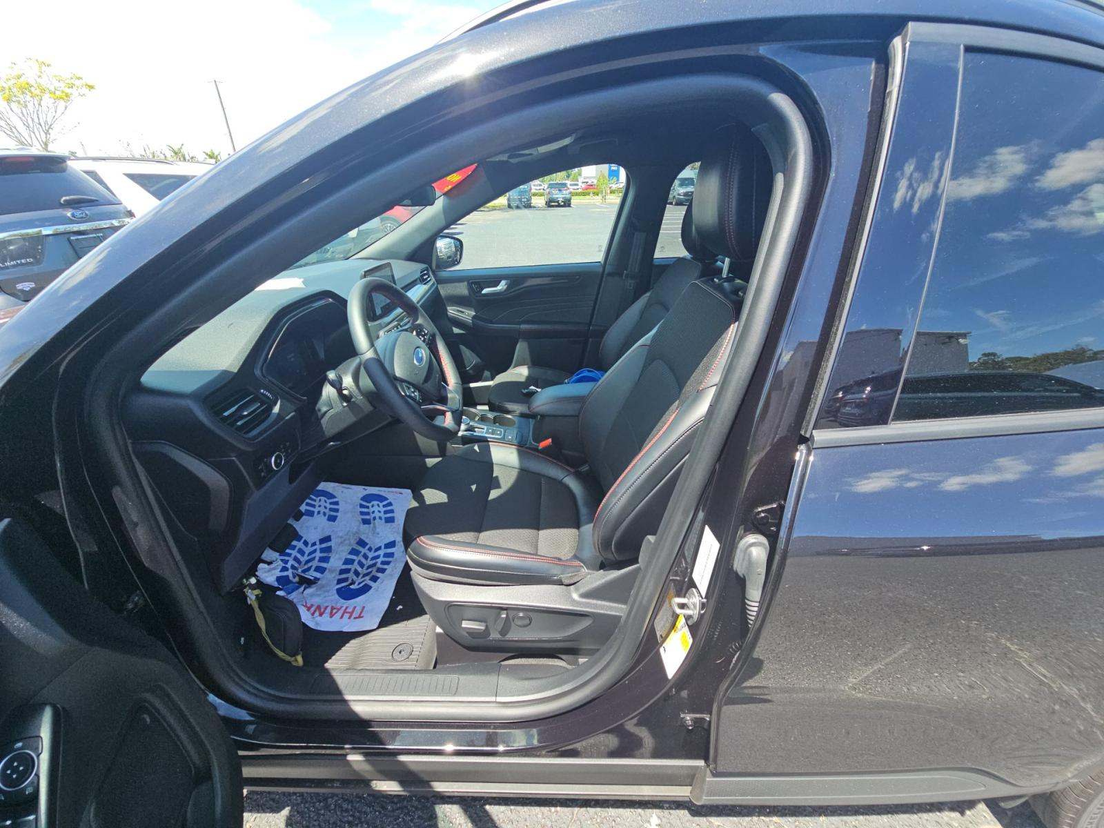 FORD ESCAPE - 2