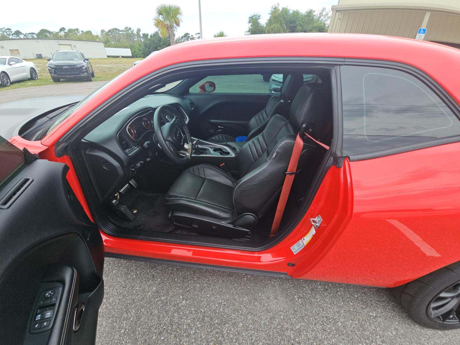 2016 Dodge Challenger SRT Hellcat RWD