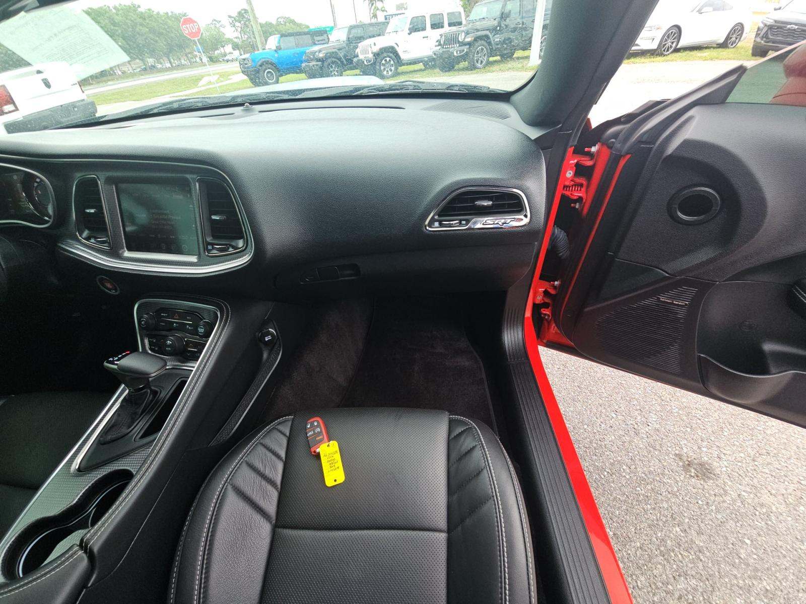 2016 Dodge Challenger SRT Hellcat RWD
