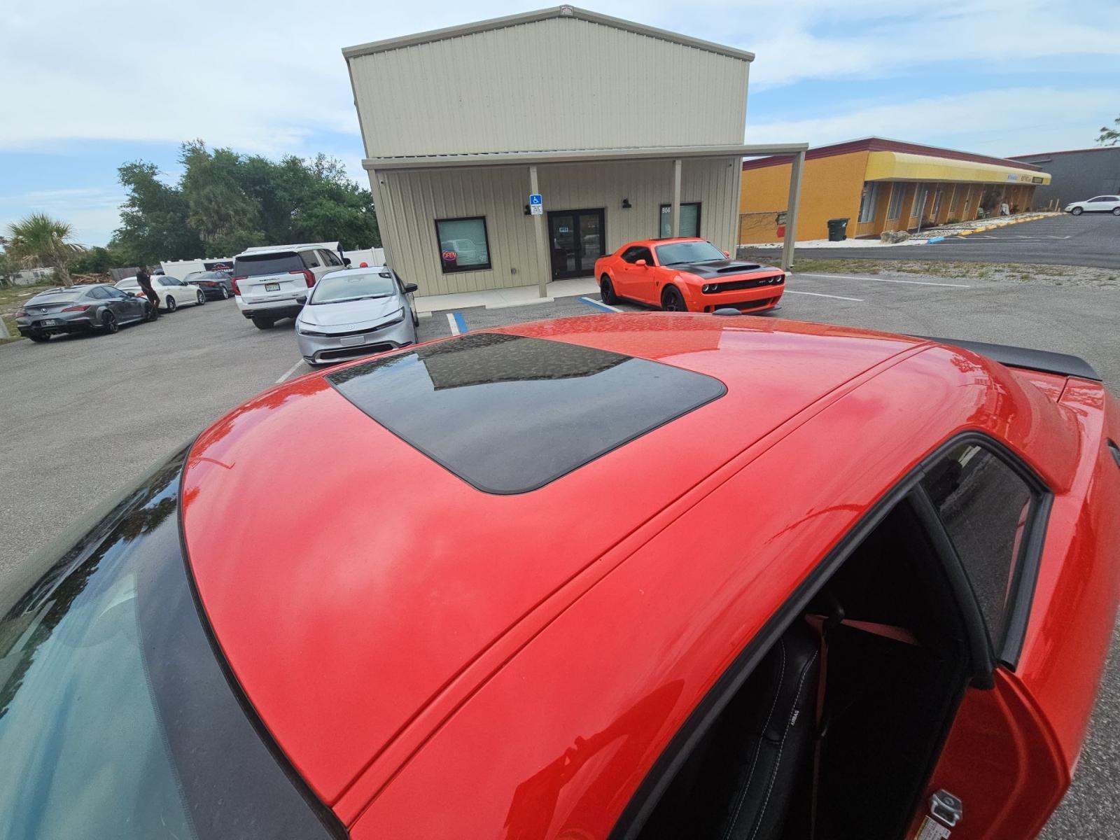 2016 Dodge Challenger SRT Hellcat RWD