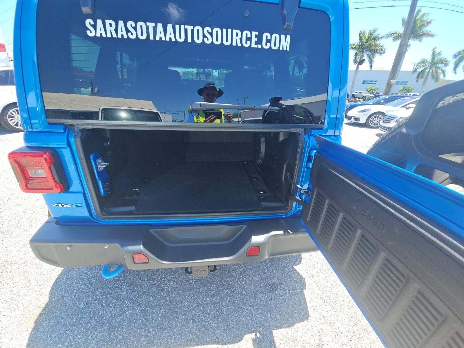 JEEP UNLIMITED 4XE SAHARA - 10