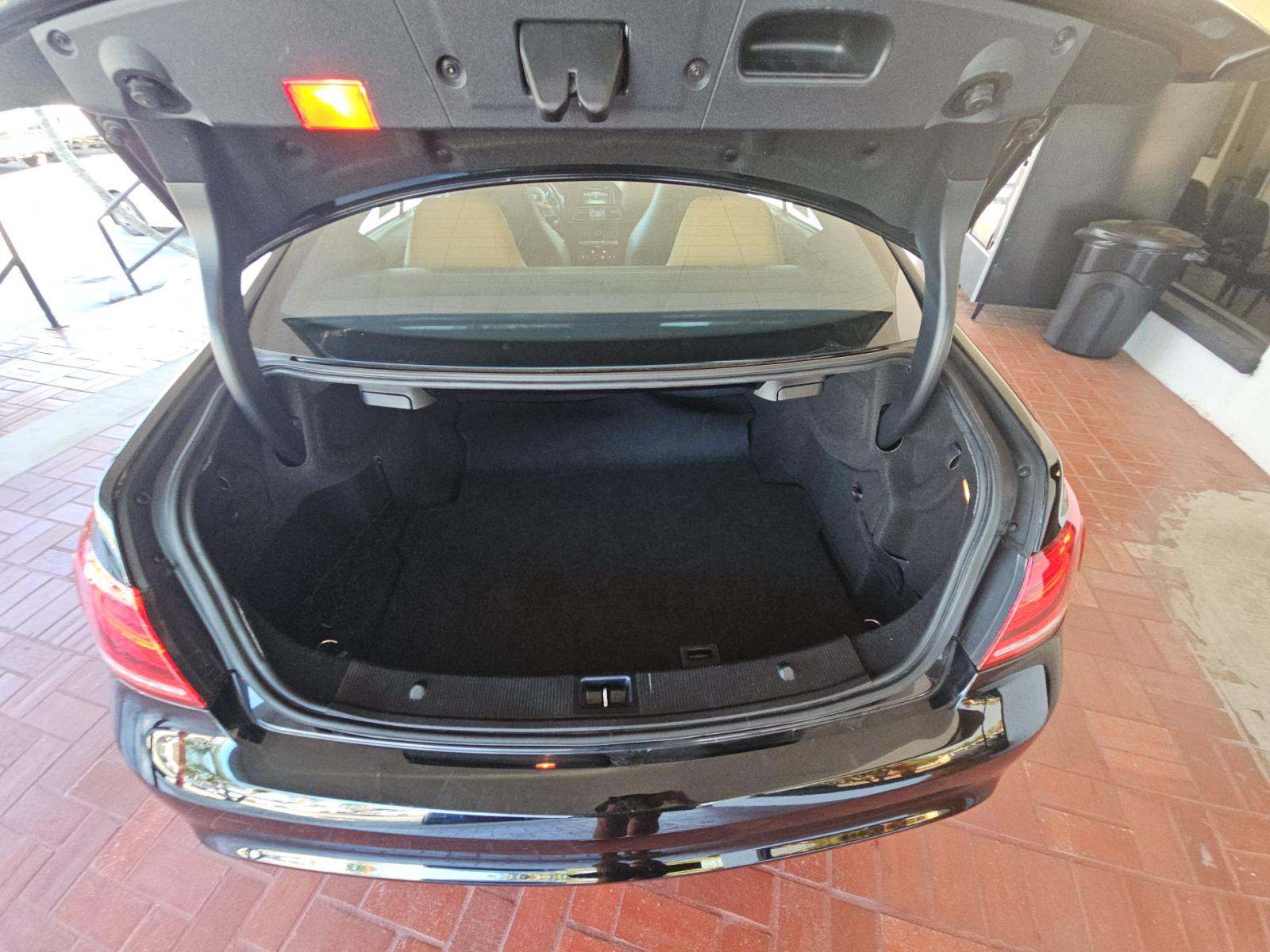 MERCEDES-BENZ E-CLASS - 10