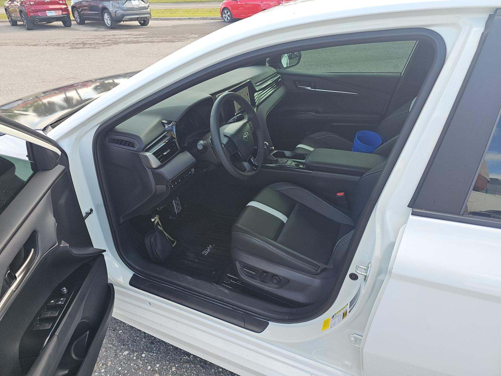 2025 Toyota Camry SE FWD