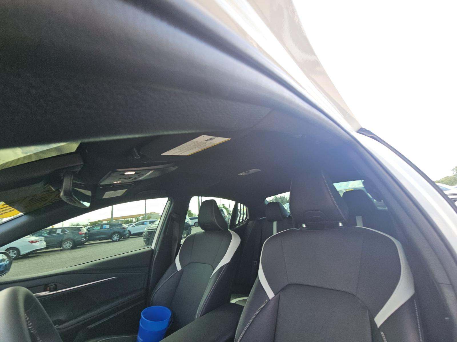 2025 Toyota Camry SE FWD