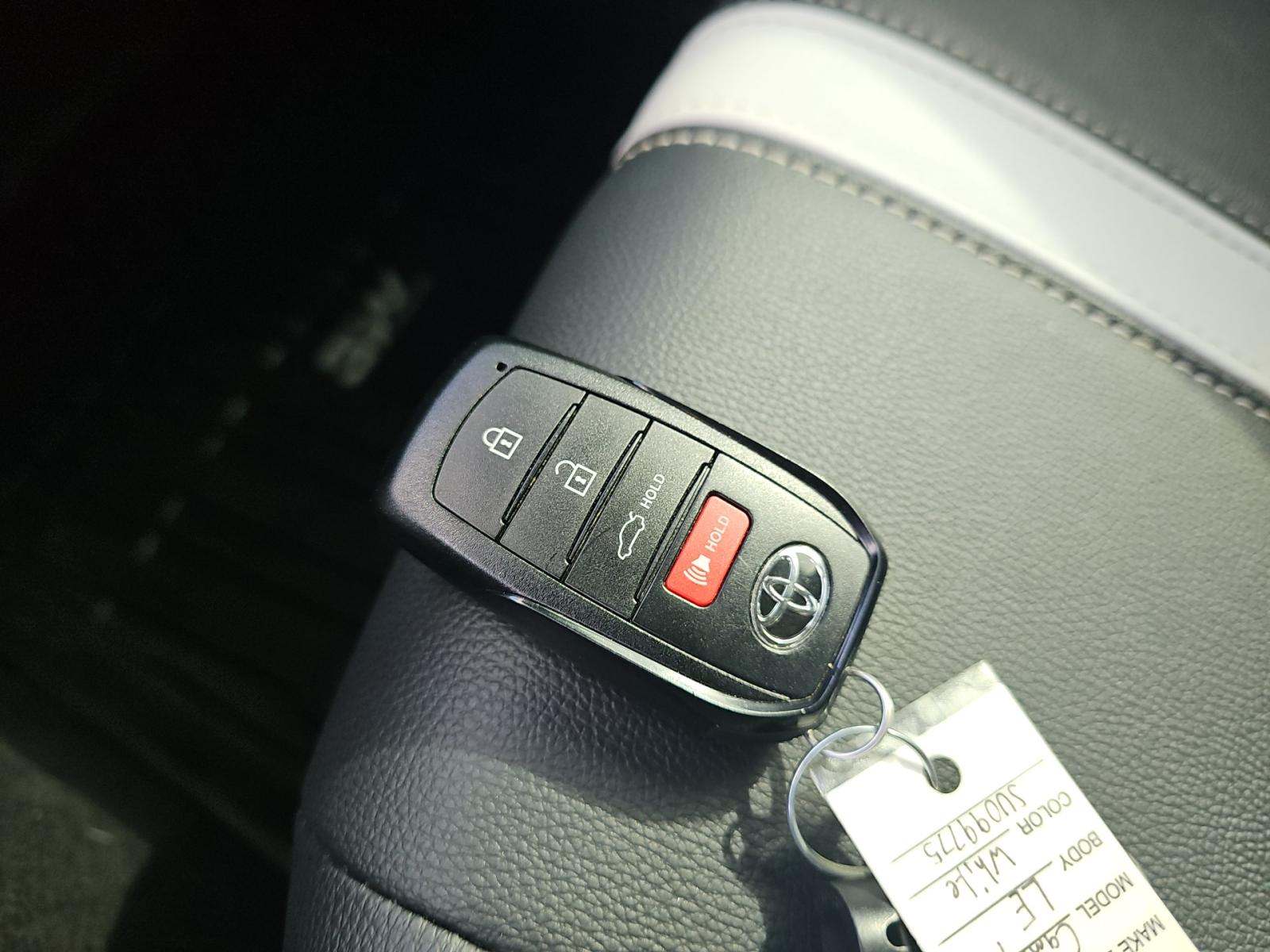 2025 Toyota Camry SE FWD