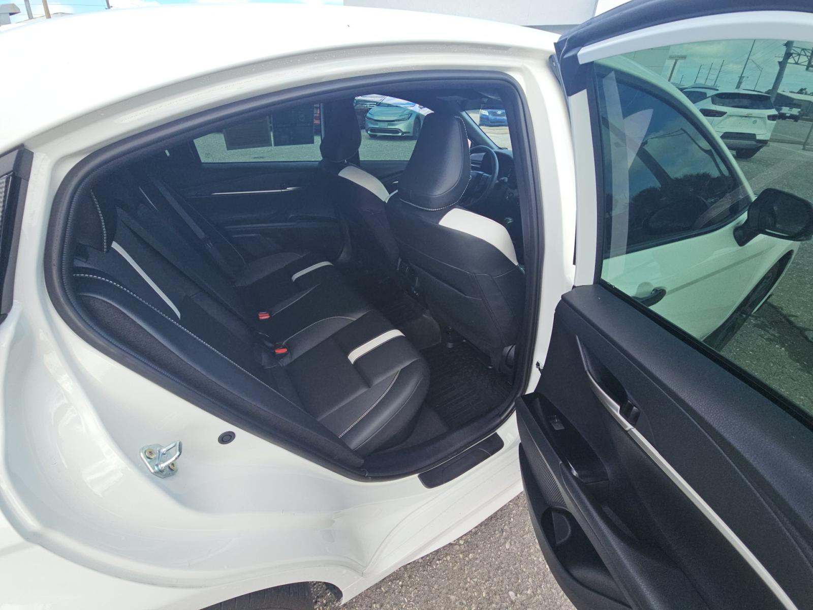 2025 Toyota Camry SE FWD