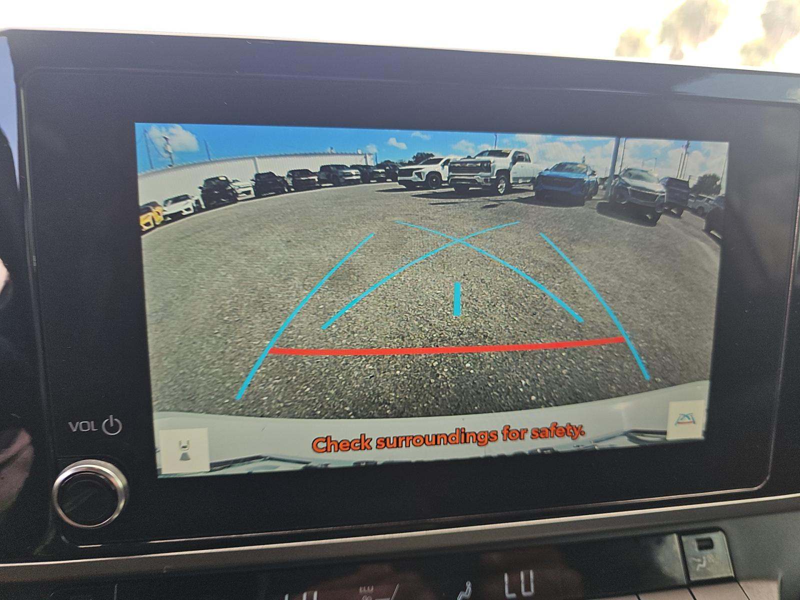 2025 Toyota Camry SE FWD