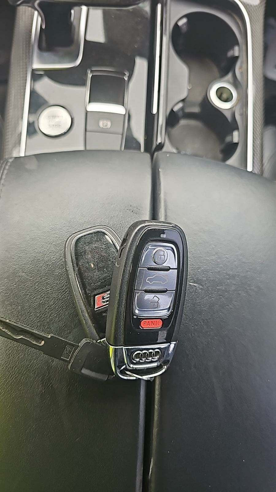 2013 Audi S8 4D SEDAN AWD