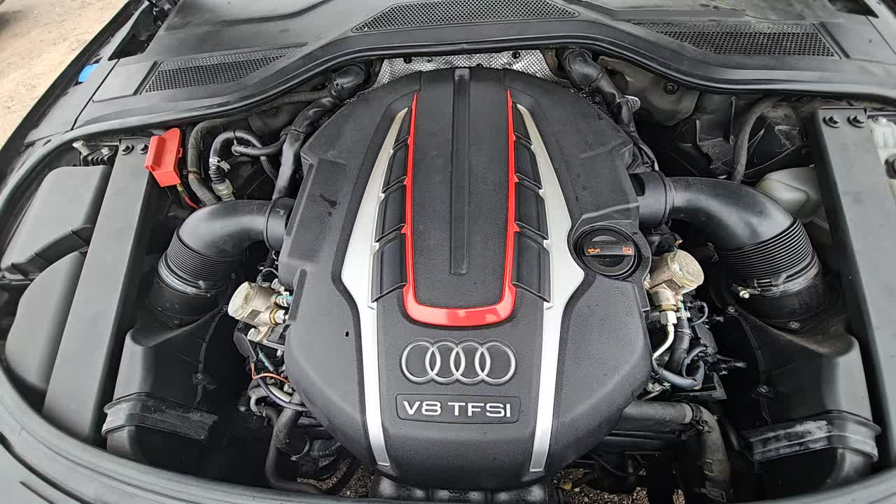 2013 Audi S8 4D SEDAN AWD